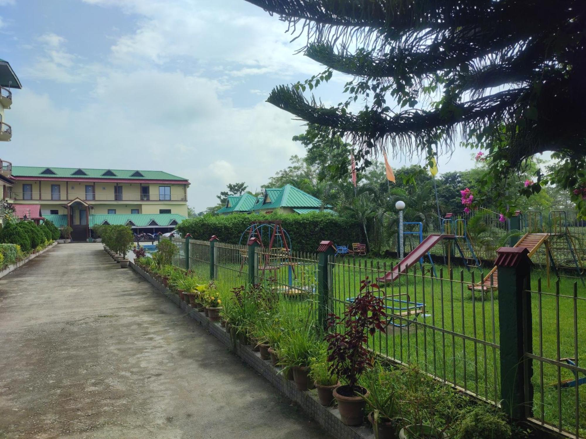Maa Greenary View - A Holiday Resort Alipur Duar Luaran gambar